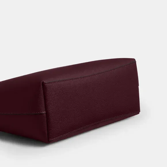 ♥️ Coach NWT Dark Wine Fiona Zip Tote Bag with Zipper Closure and Gold Hardware - Picture 3 of 8